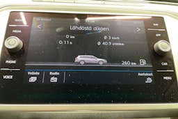 sininen Volkswagen Passat 2018 kuva 19.