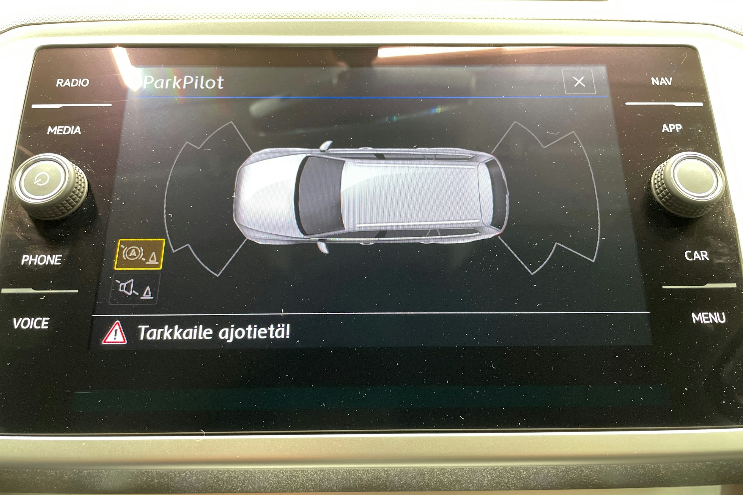 sininen Volkswagen Passat 2018 kuva 20.