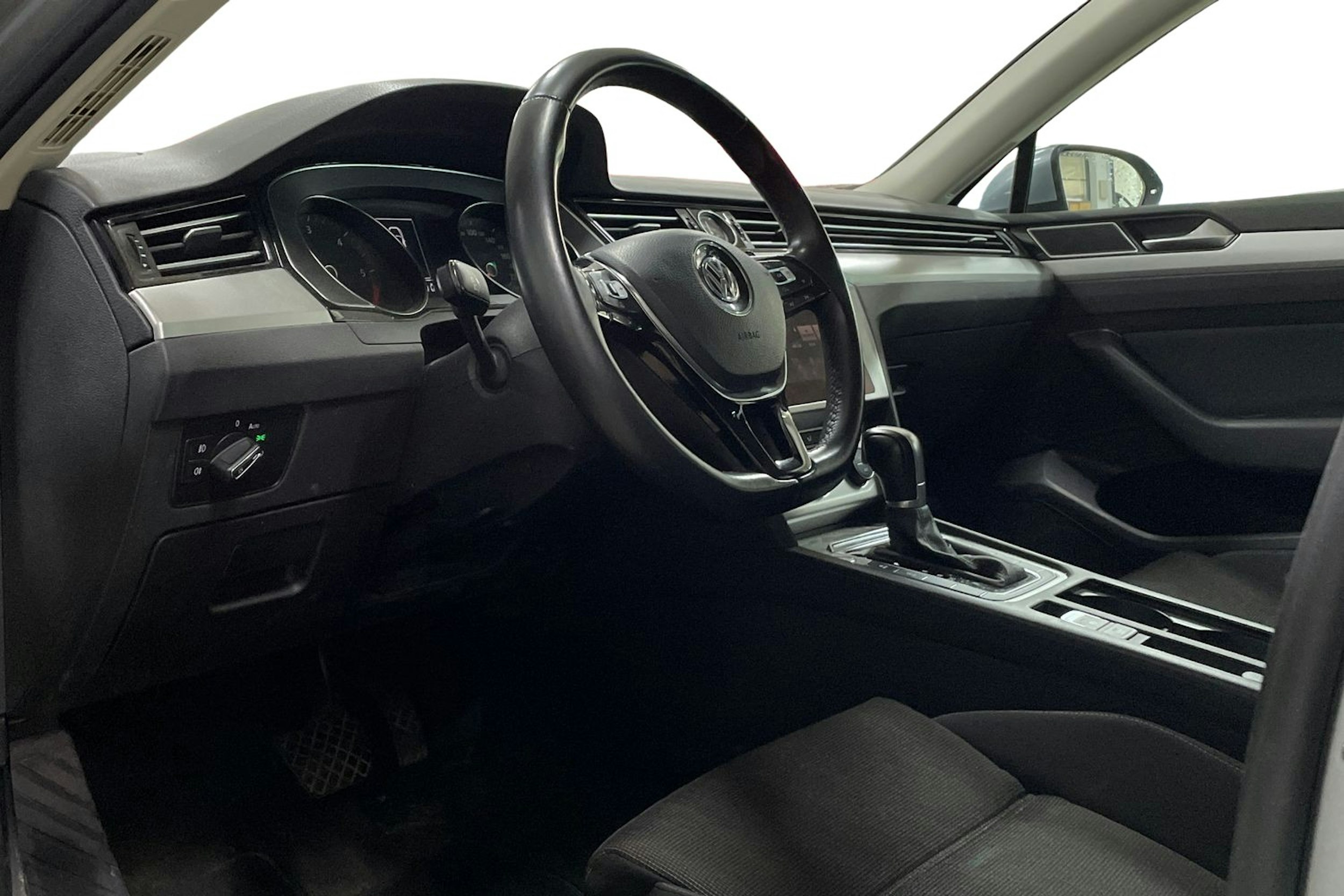 hopea Volkswagen Passat 2018 kuva 7.