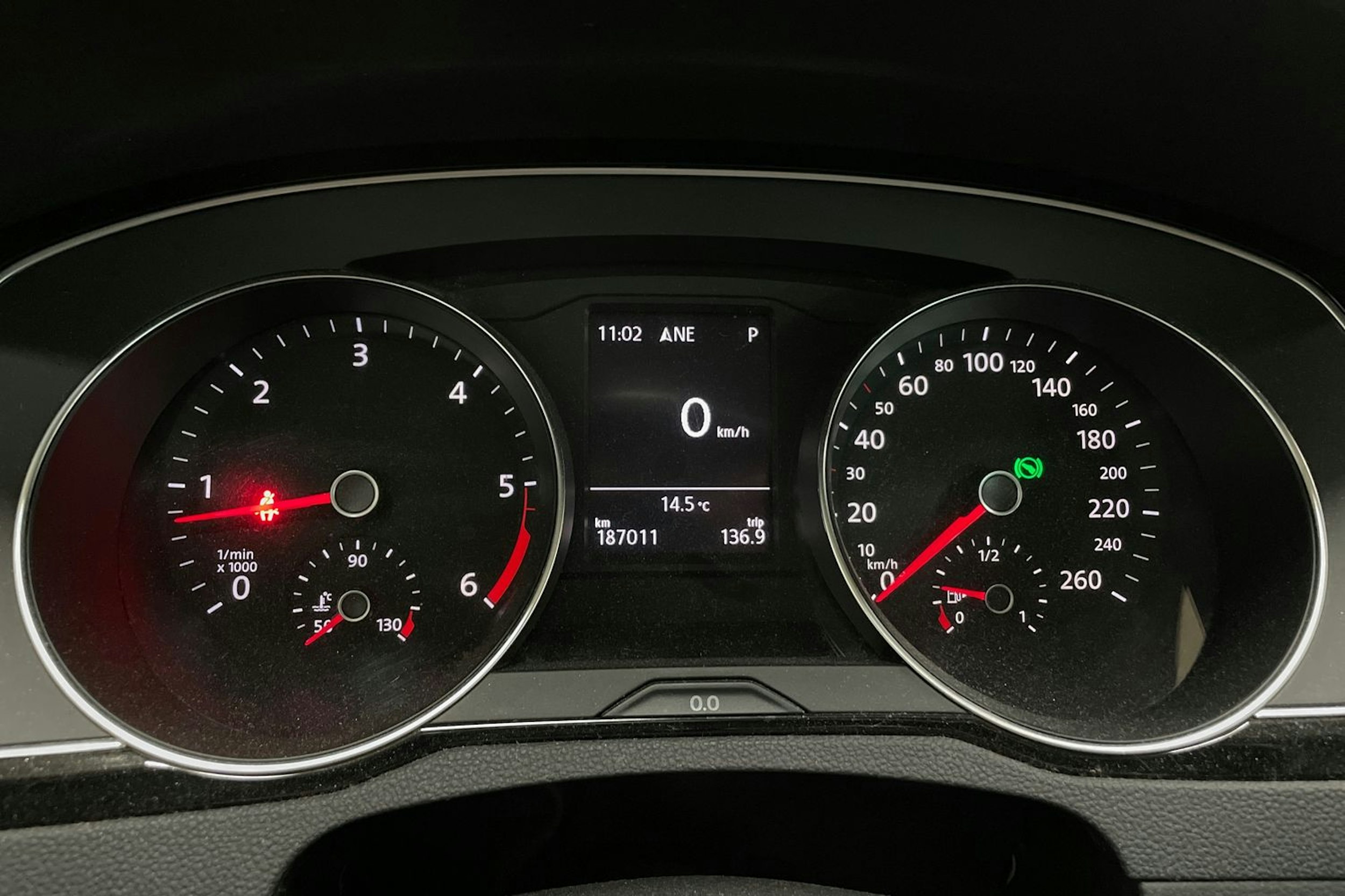 hopea Volkswagen Passat 2018 kuva 14.