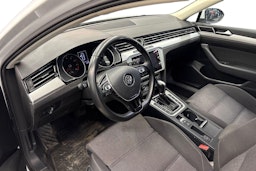 valkoinen Volkswagen Passat 2018 kuva 3.