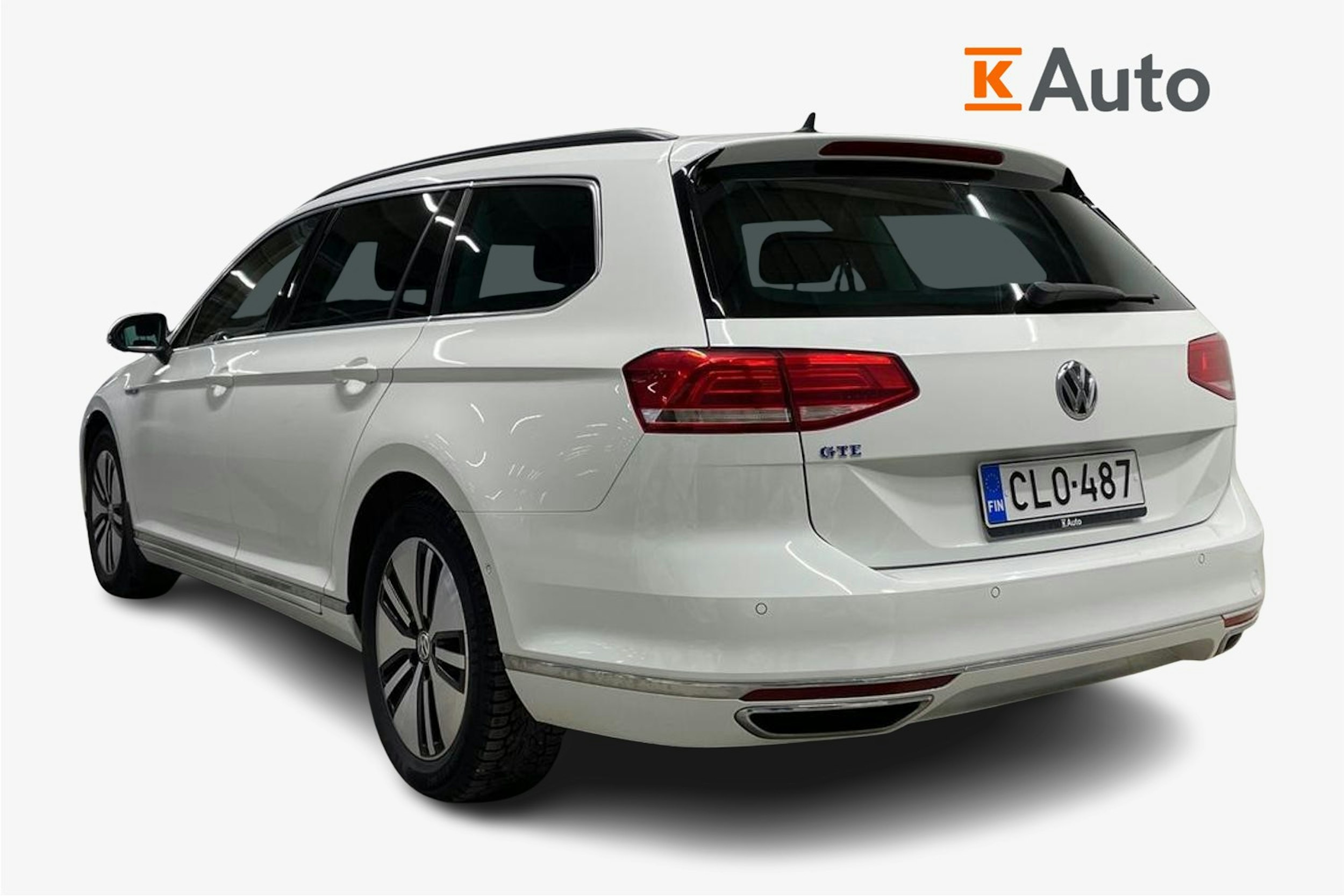 Valkoinen Volkswagen PASSAT 2018 kuva 2.