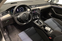 Valkoinen Volkswagen PASSAT 2018 kuva 7.