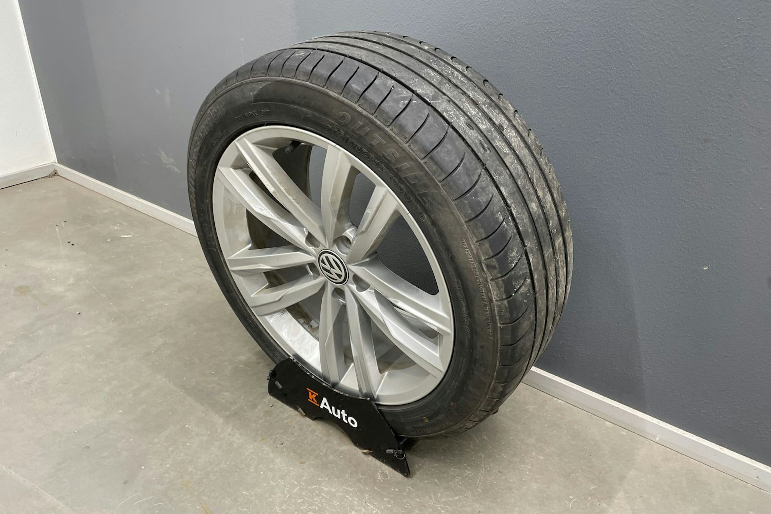 Valkoinen Volkswagen PASSAT 2018 kuva 14.