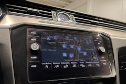 Valkoinen Volkswagen PASSAT 2018 kuva 20.