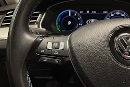 Valkoinen Volkswagen PASSAT 2018 kuva 25.