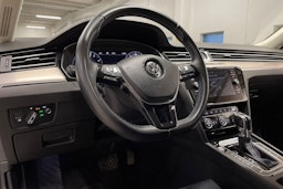 Valkoinen Volkswagen PASSAT 2018 kuva 29.