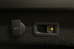 Valkoinen Volkswagen PASSAT 2018 kuva 33.