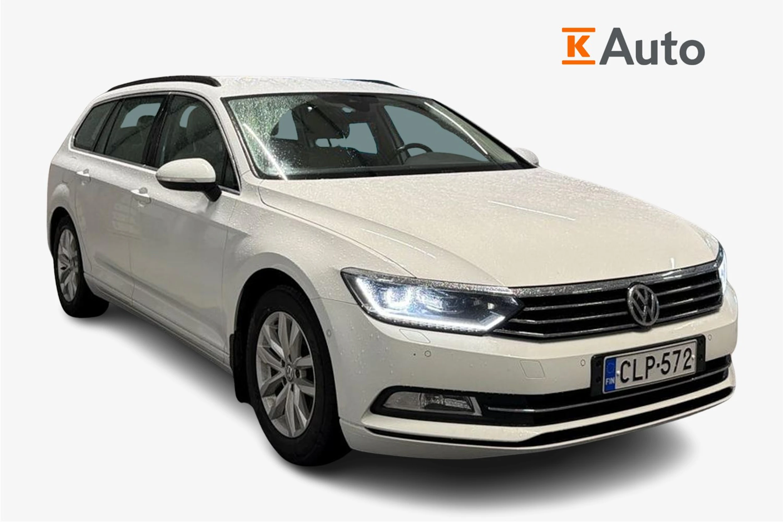 valkoinen Volkswagen Passat 2018 kuva 1.