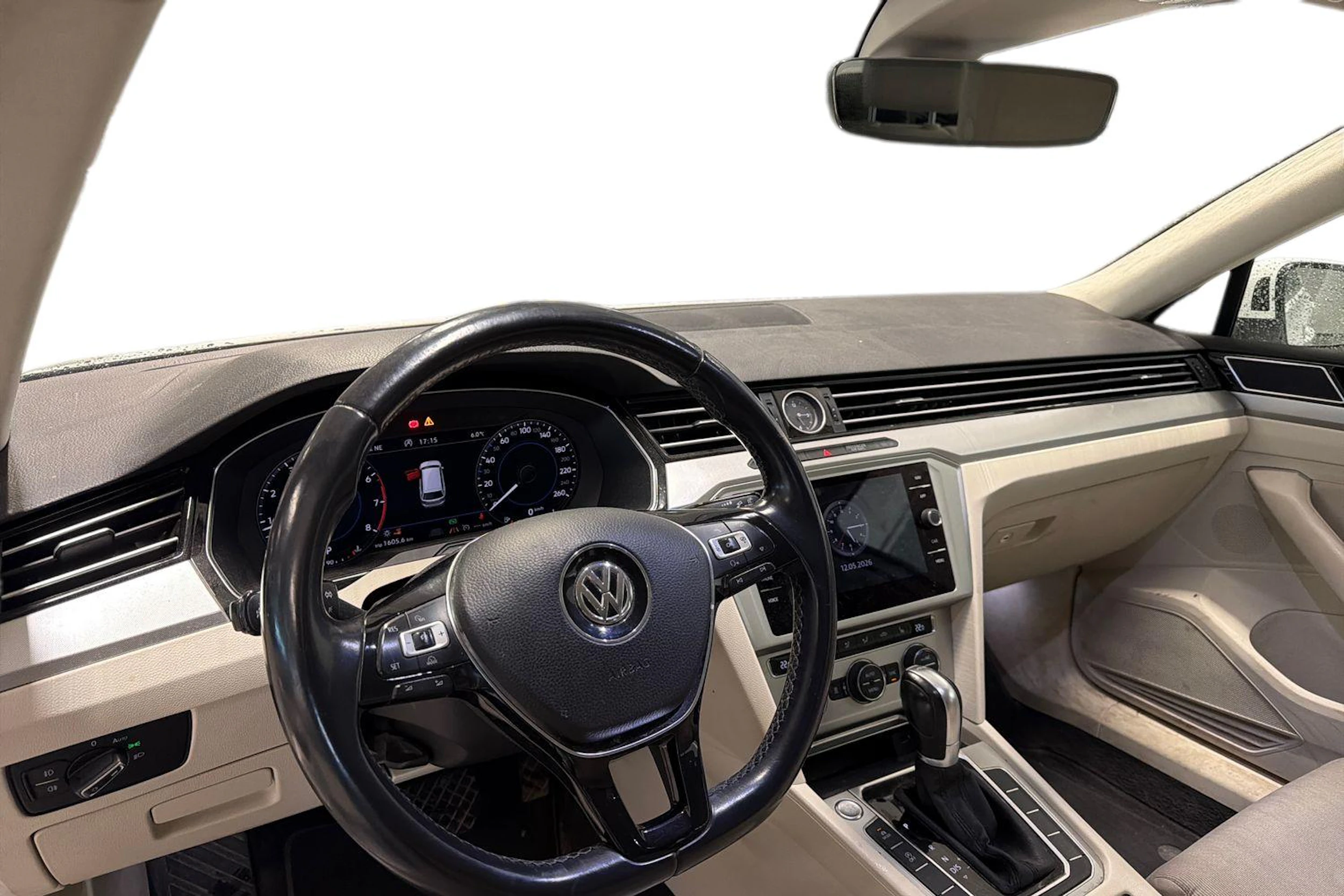 valkoinen Volkswagen Passat 2018 kuva 3.