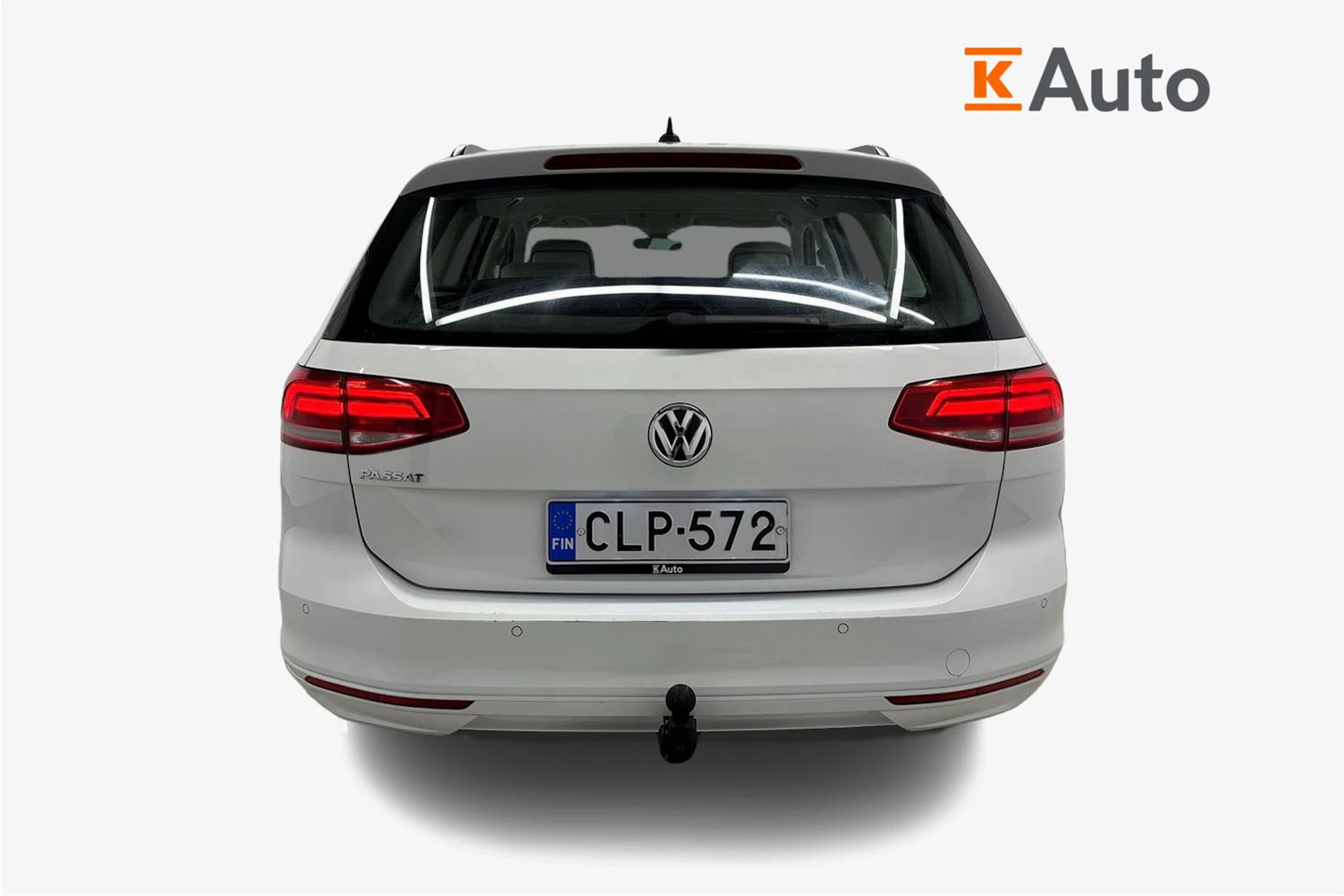 valkoinen Volkswagen Passat 2018 kuva 4.