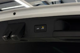 valkoinen Volkswagen Passat 2018 kuva 27.