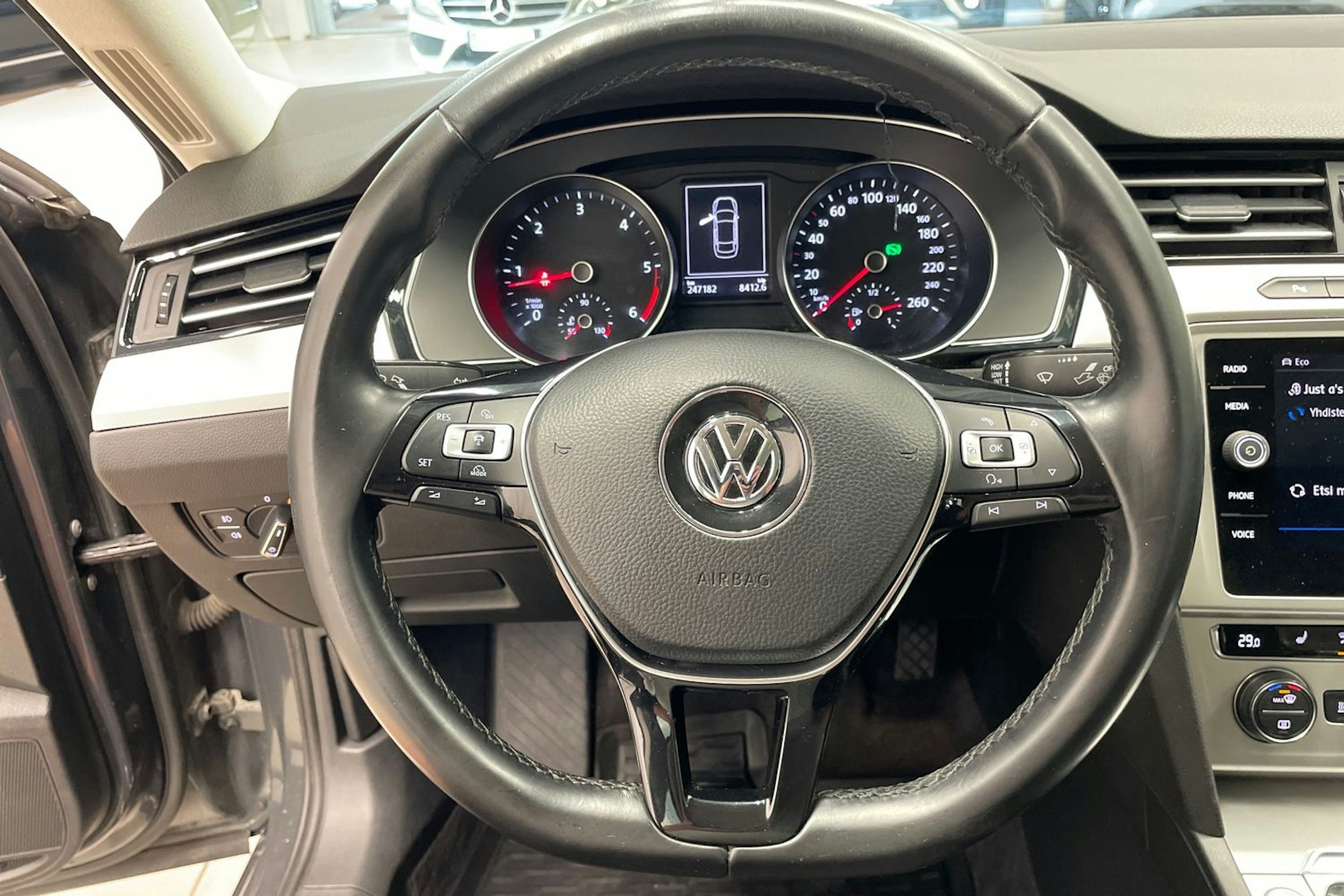 Harmaa Volkswagen PASSAT 2018 kuva 14.
