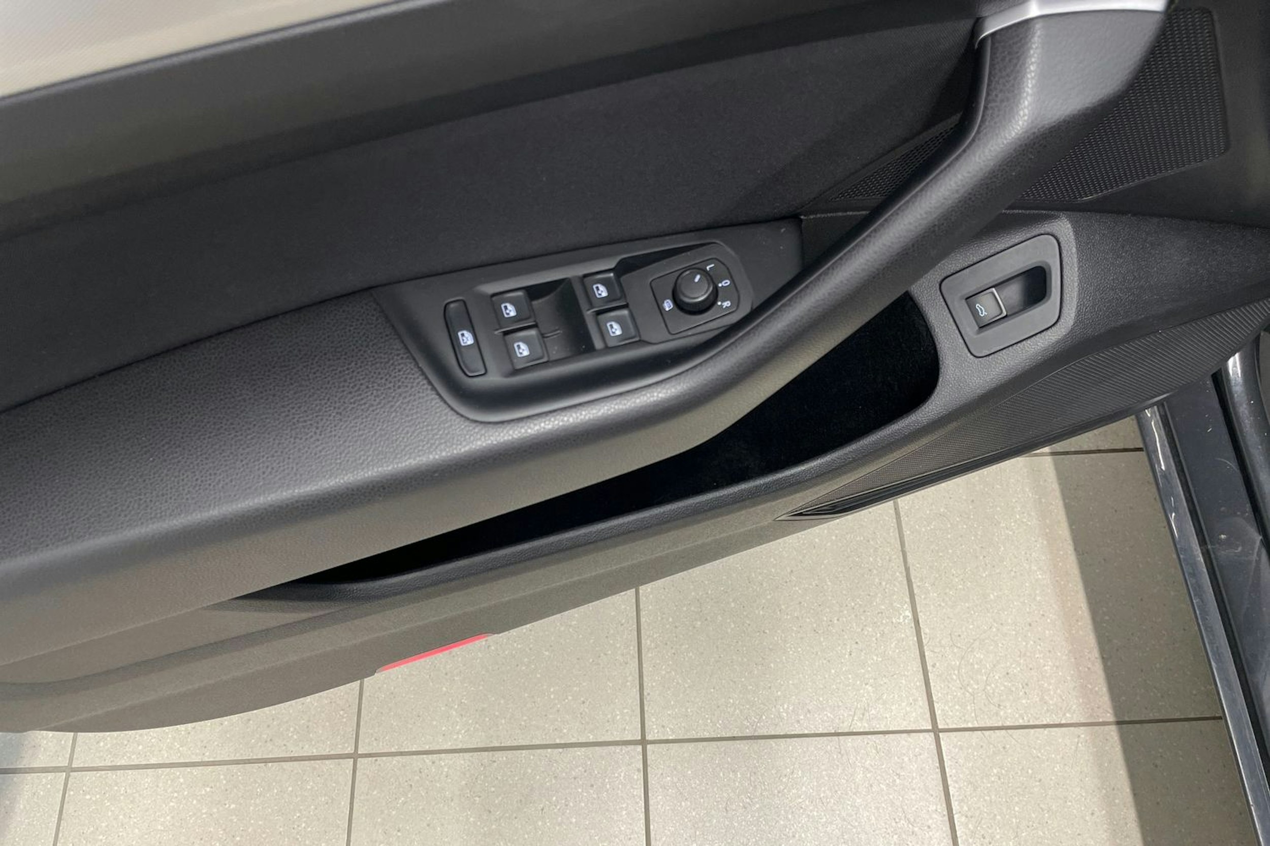 Harmaa Volkswagen PASSAT 2018 kuva 20.