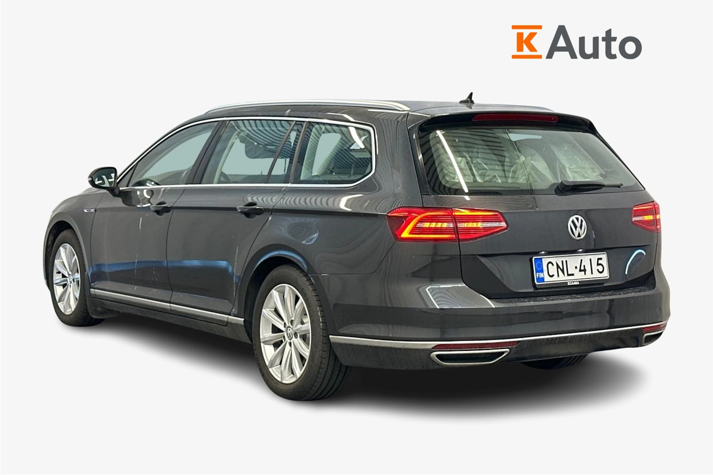 harmaa Volkswagen Passat 2018 kuva 2.