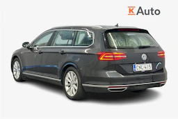 harmaa Volkswagen Passat 2018 kuva 2.