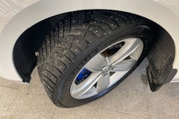 Valkoinen Volkswagen PASSAT 2018 kuva 13.