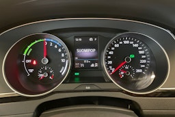 Valkoinen Volkswagen PASSAT 2018 kuva 14.