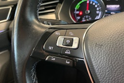 Valkoinen Volkswagen PASSAT 2018 kuva 16.