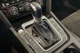 Valkoinen Volkswagen PASSAT 2018 kuva 19.