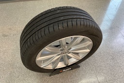 Valkoinen Volkswagen PASSAT 2018 kuva 26.