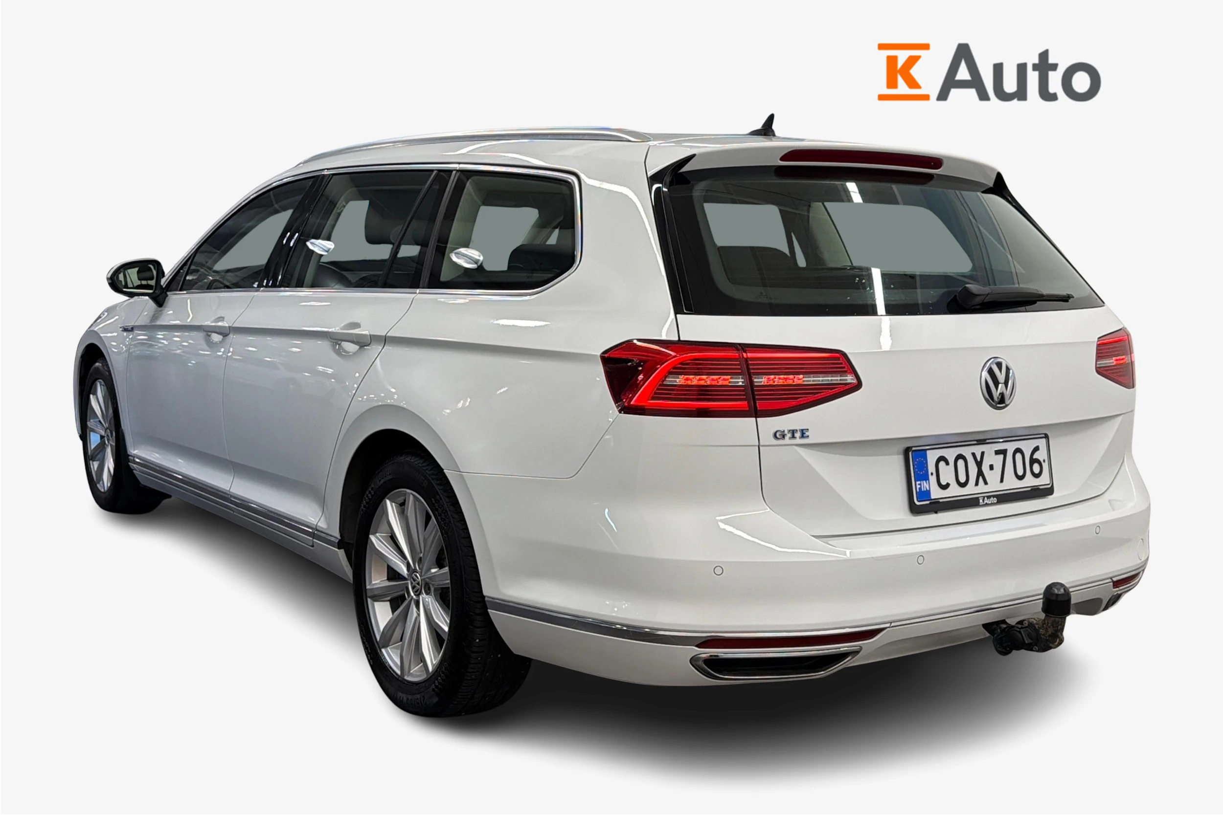 valkoinen Volkswagen Passat 2018 kuva 3.