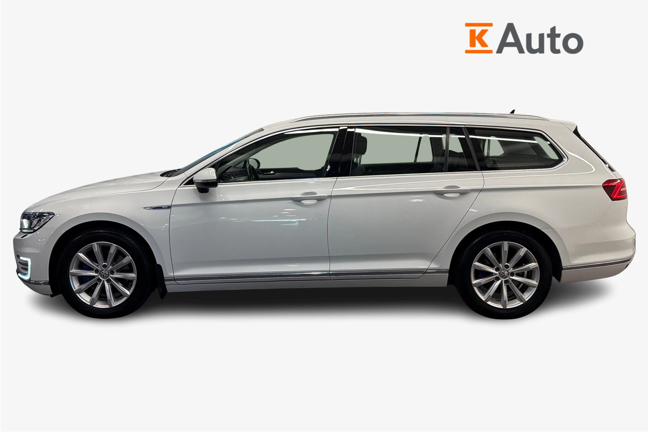 valkoinen Volkswagen Passat 2018 kuva 7.