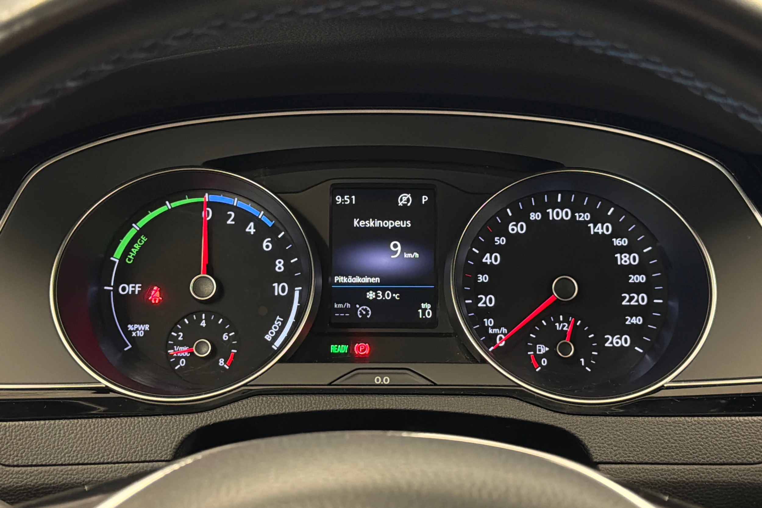 valkoinen Volkswagen Passat 2018 kuva 23.