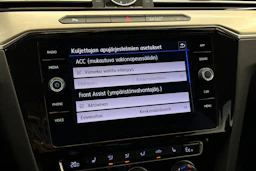 valkoinen Volkswagen Passat 2018 kuva 32.