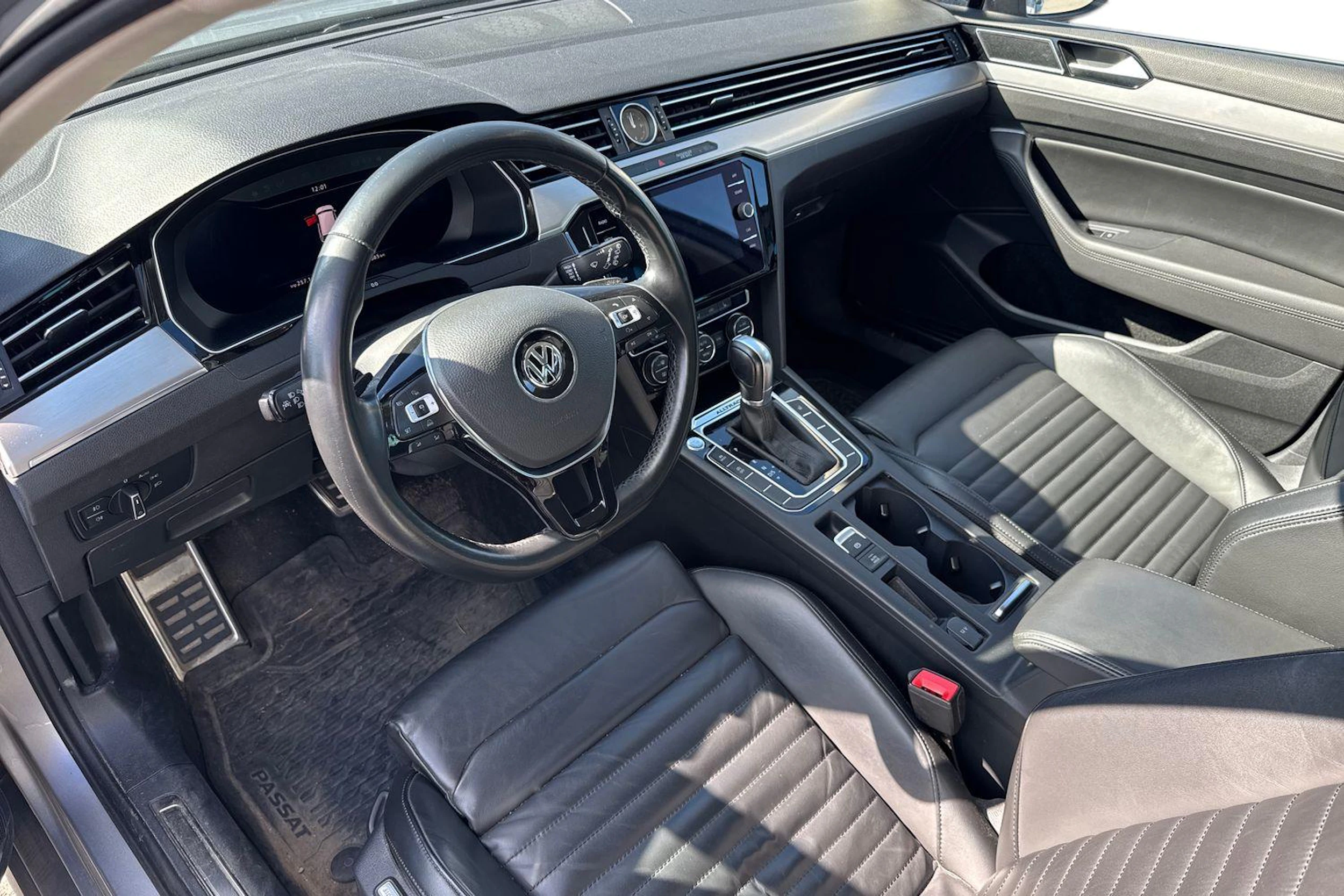 Hopea Volkswagen PASSAT 2018 kuva 3.