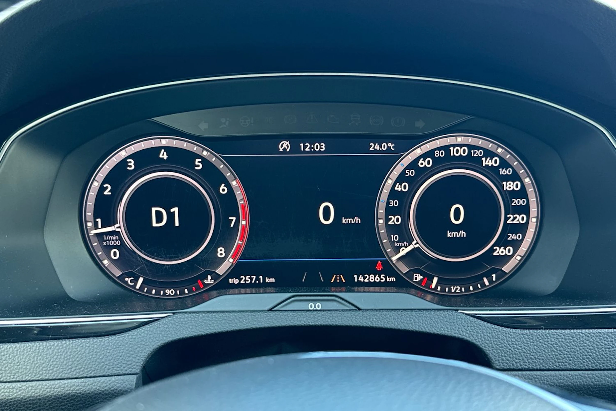 Hopea Volkswagen PASSAT 2018 kuva 5.