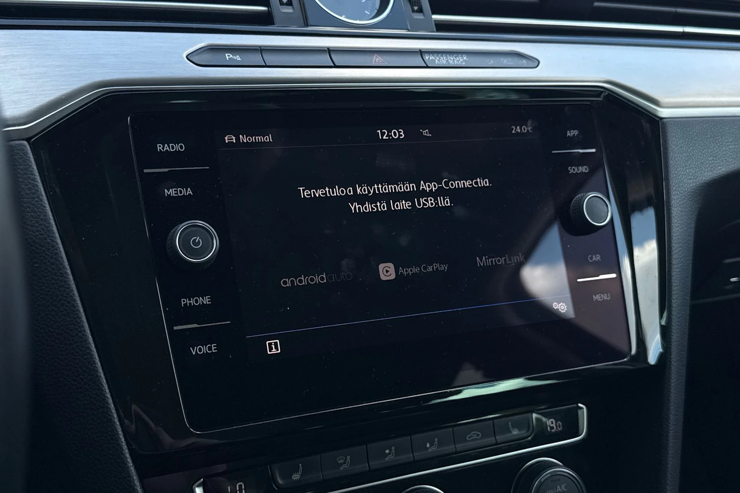 Hopea Volkswagen PASSAT 2018 kuva 8.