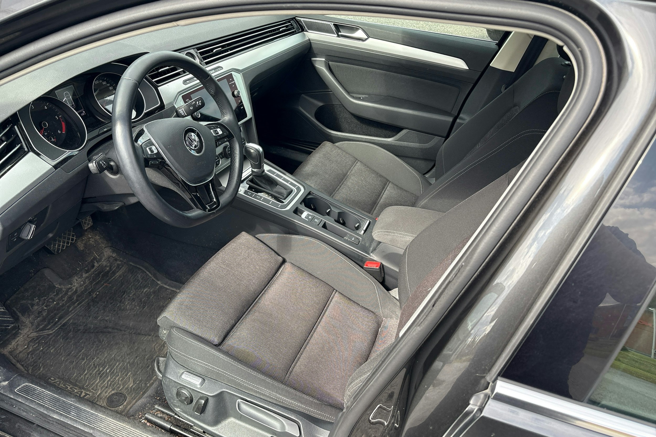 Harmaa Volkswagen PASSAT 2018 kuva 3.