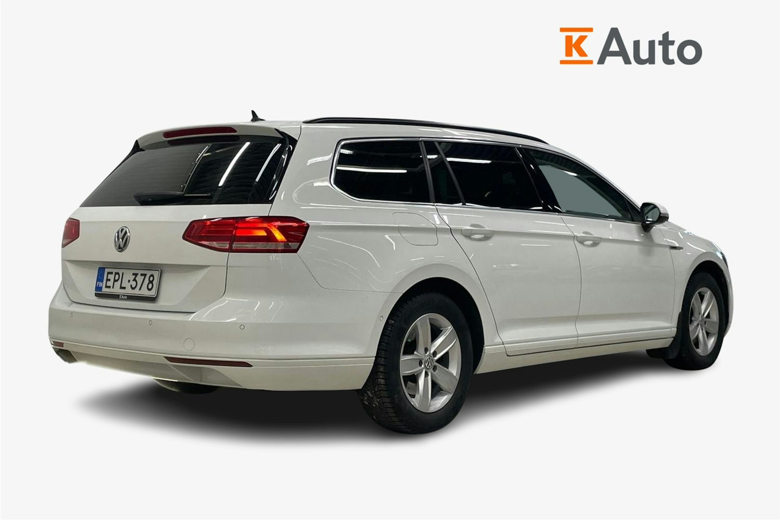 Valkoinen Volkswagen PASSAT 2018 kuva 2.