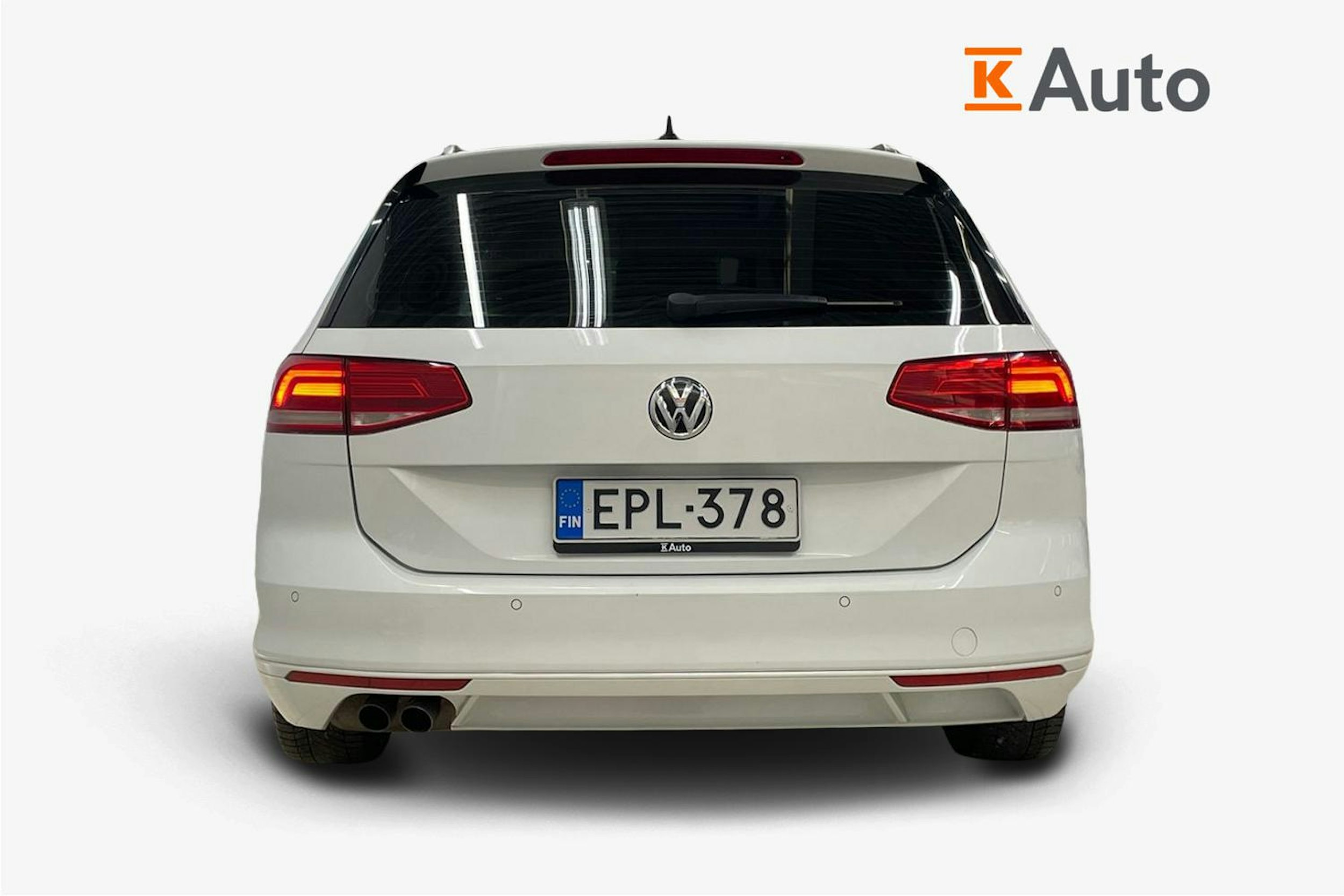 Valkoinen Volkswagen PASSAT 2018 kuva 3.