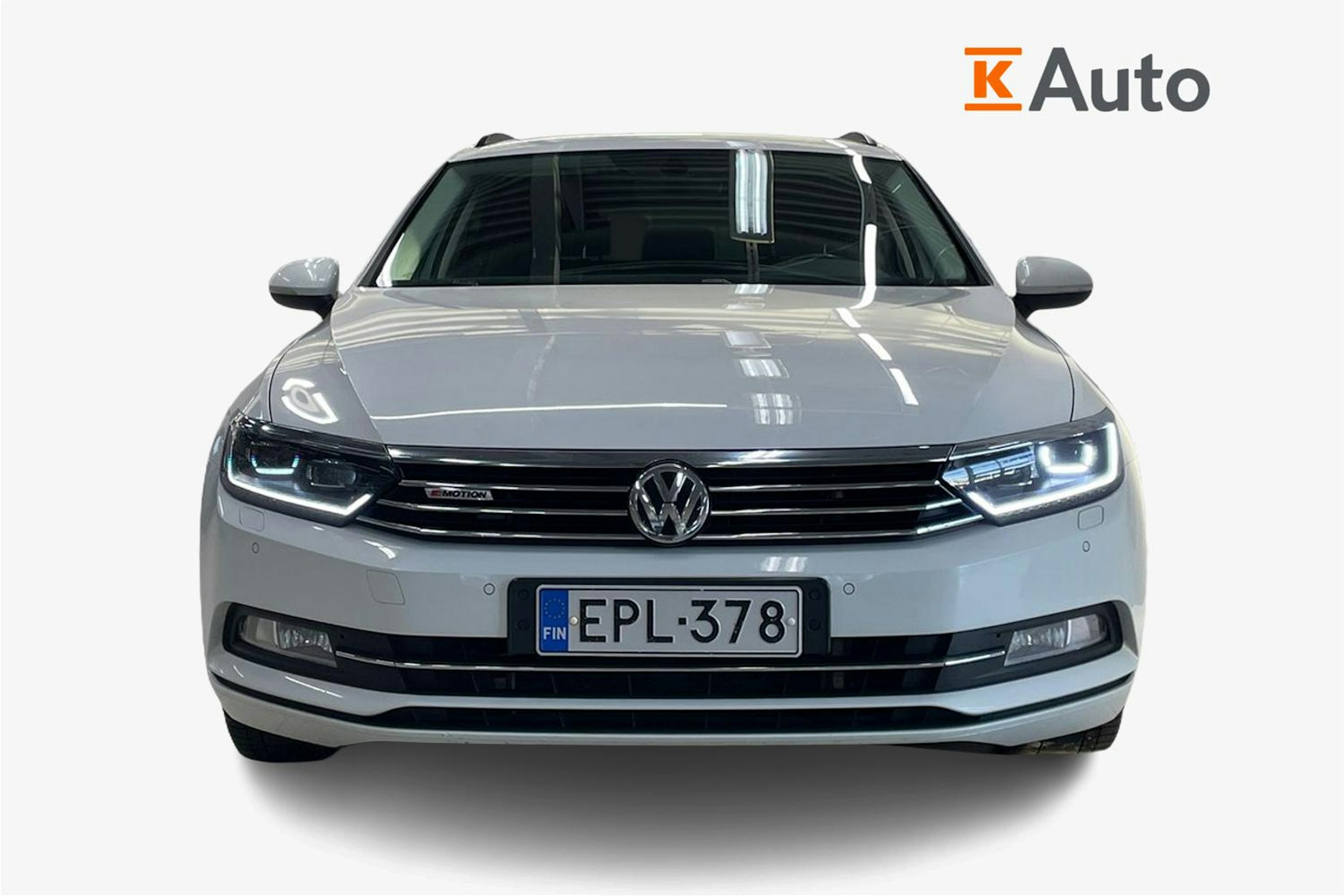 Valkoinen Volkswagen PASSAT 2018 kuva 5.