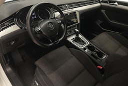 Valkoinen Volkswagen PASSAT 2018 kuva 7.