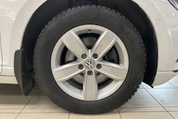 Valkoinen Volkswagen PASSAT 2018 kuva 11.