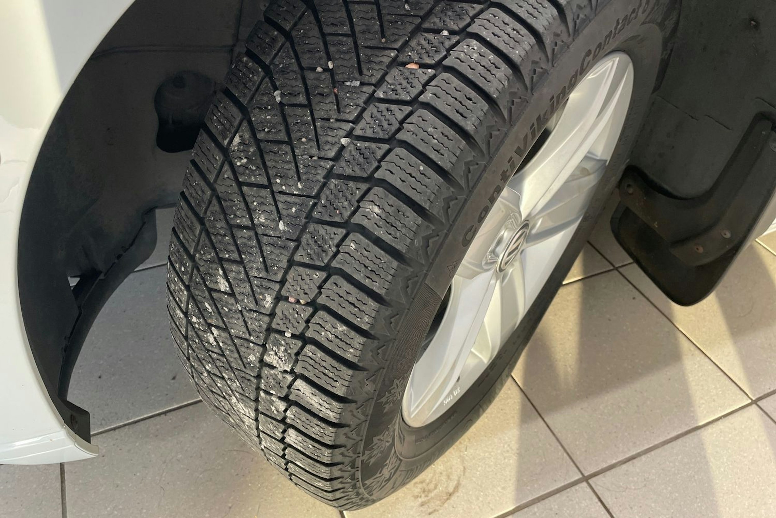Valkoinen Volkswagen PASSAT 2018 kuva 13.
