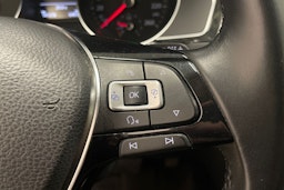 Valkoinen Volkswagen PASSAT 2018 kuva 19.