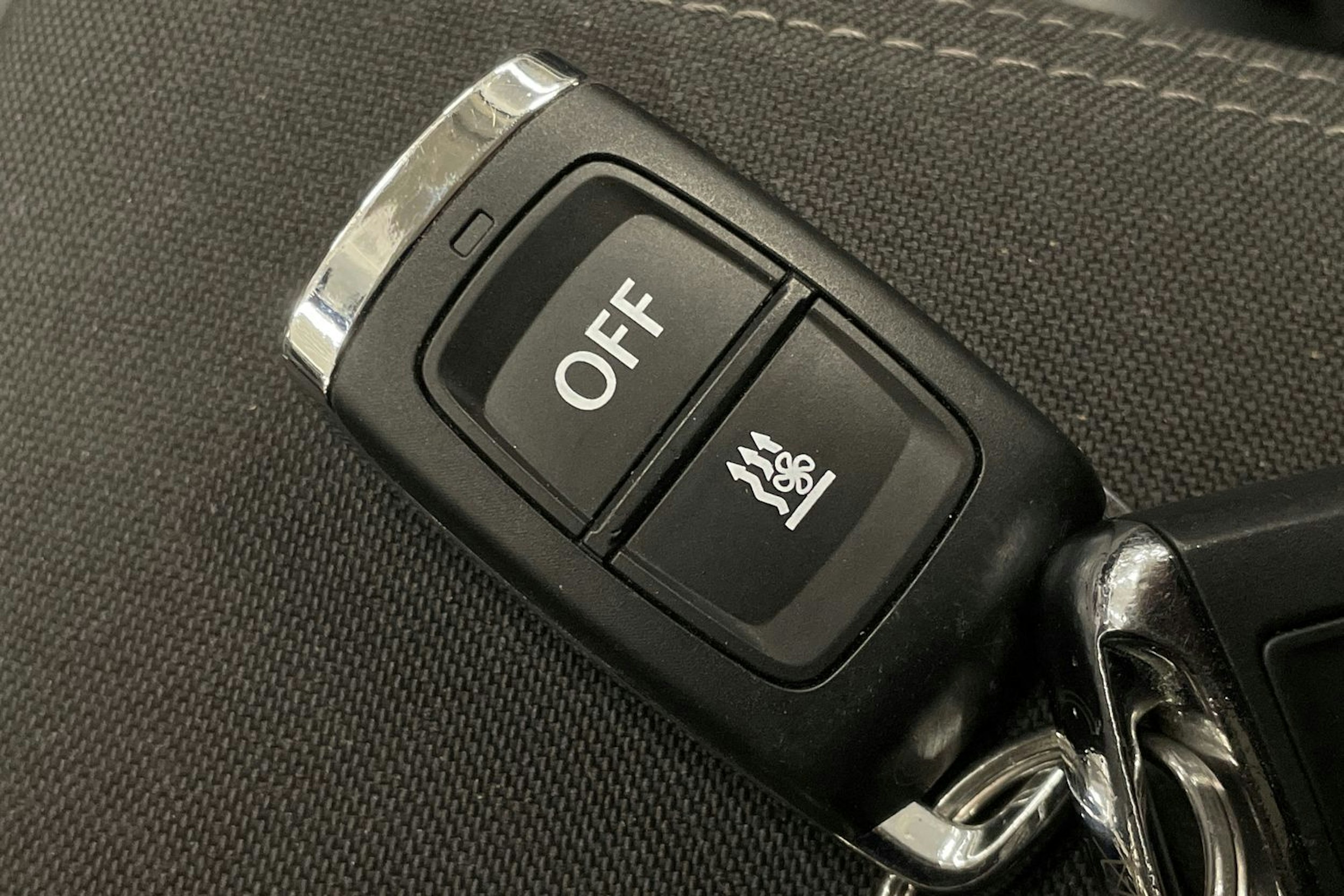 Valkoinen Volkswagen PASSAT 2018 kuva 24.