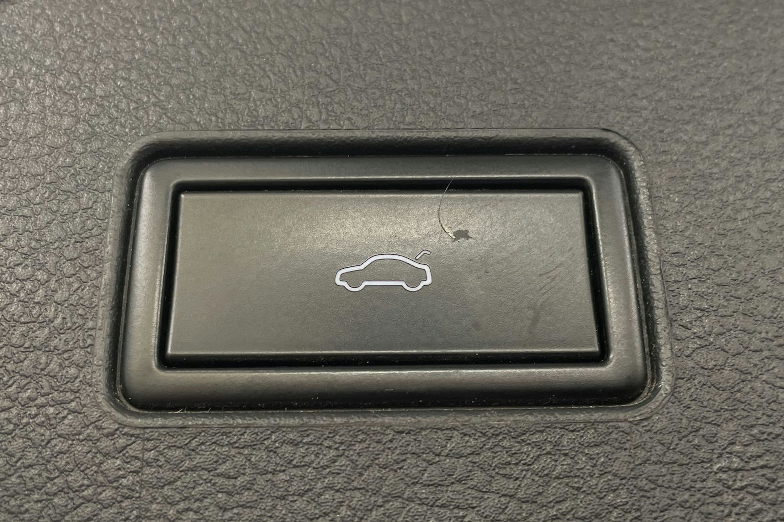 Valkoinen Volkswagen PASSAT 2018 kuva 27.