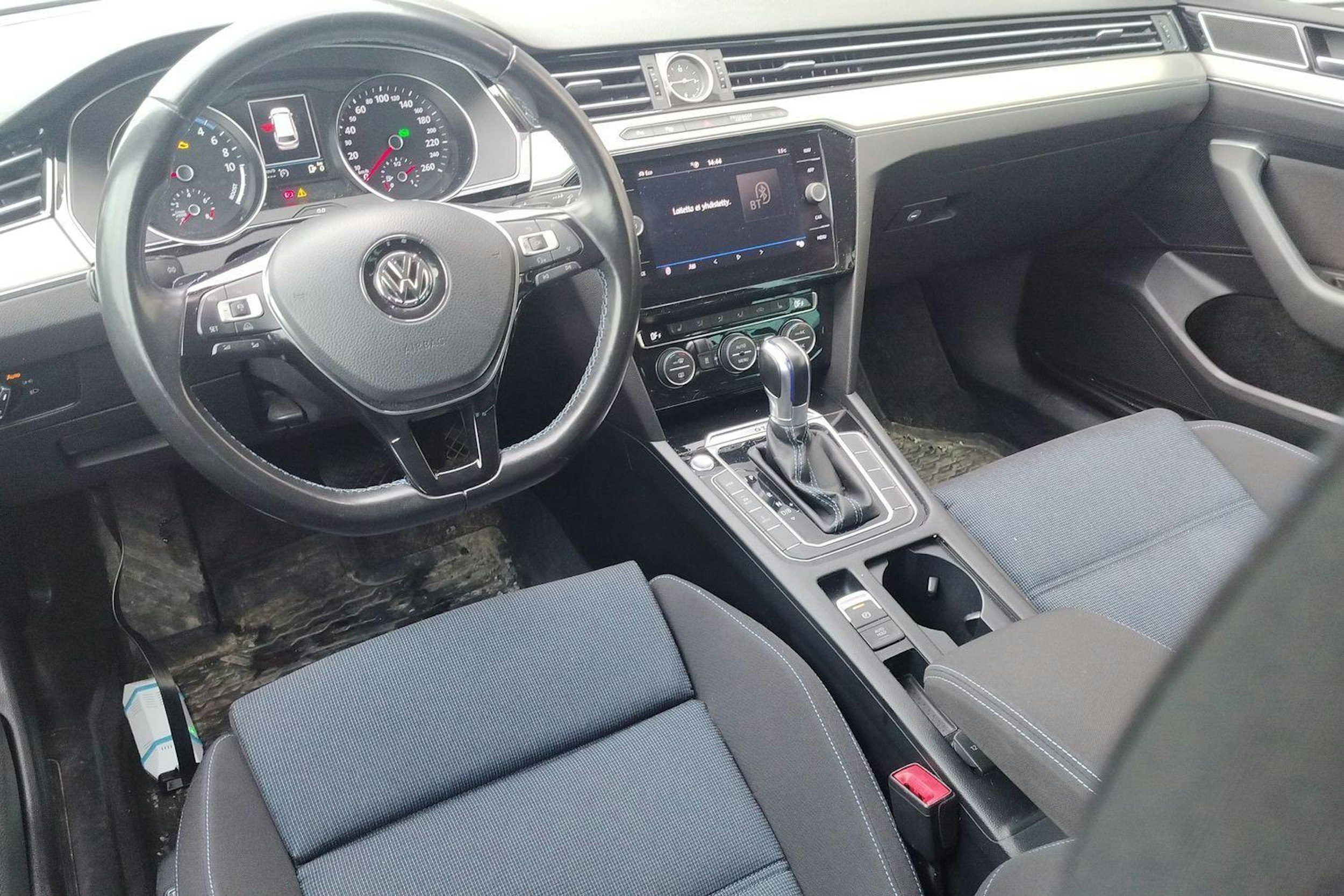 musta Volkswagen Passat 2018 kuva 3.