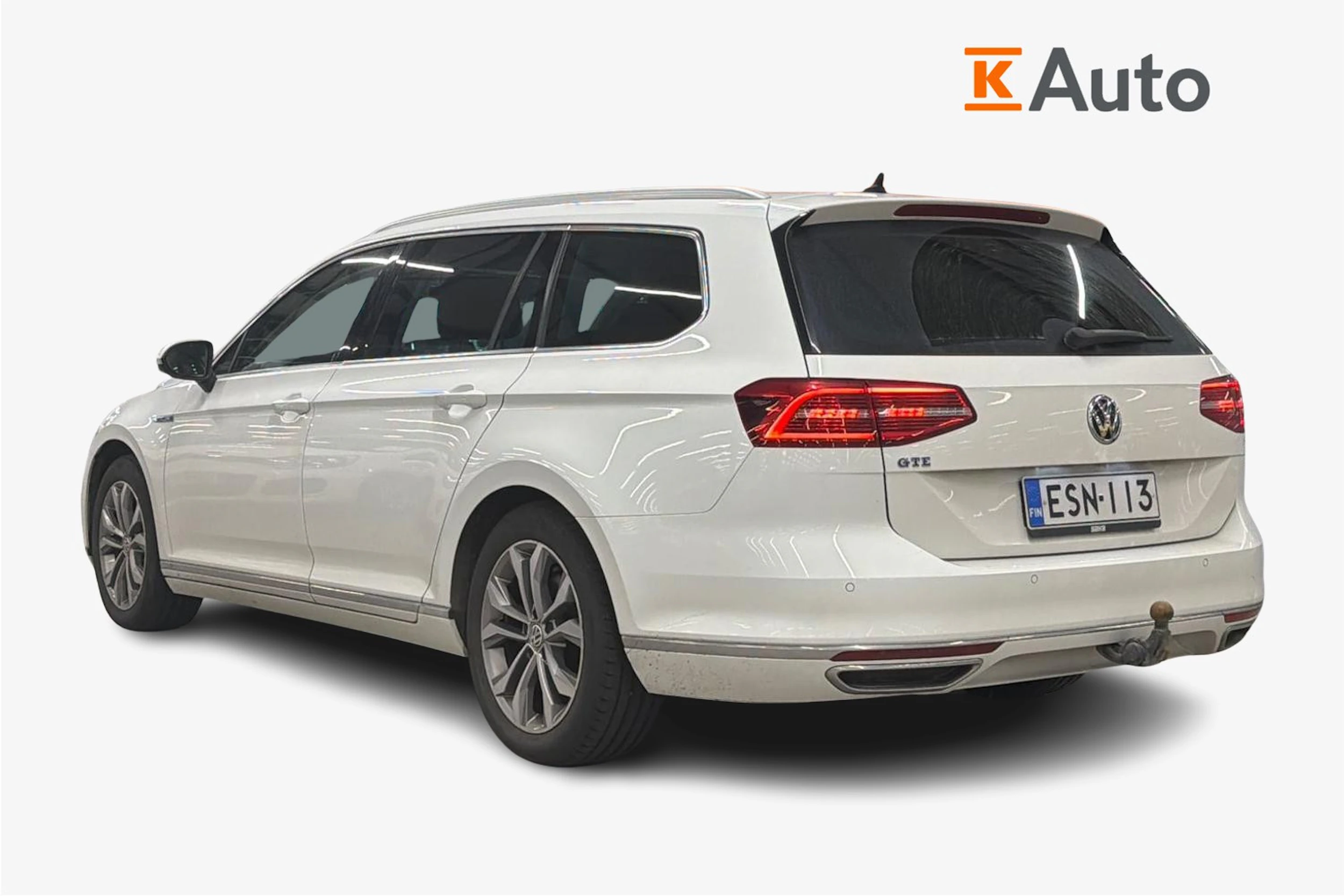 valkoinen Volkswagen Passat 2018 kuva 2.