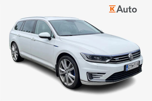 Volkswagen Passat Variant GTE Plug-In Hybrid 160 kW (218 hv) DSG-automaatti | Webasto | Vetokoukku | Adapt. Vakkari |