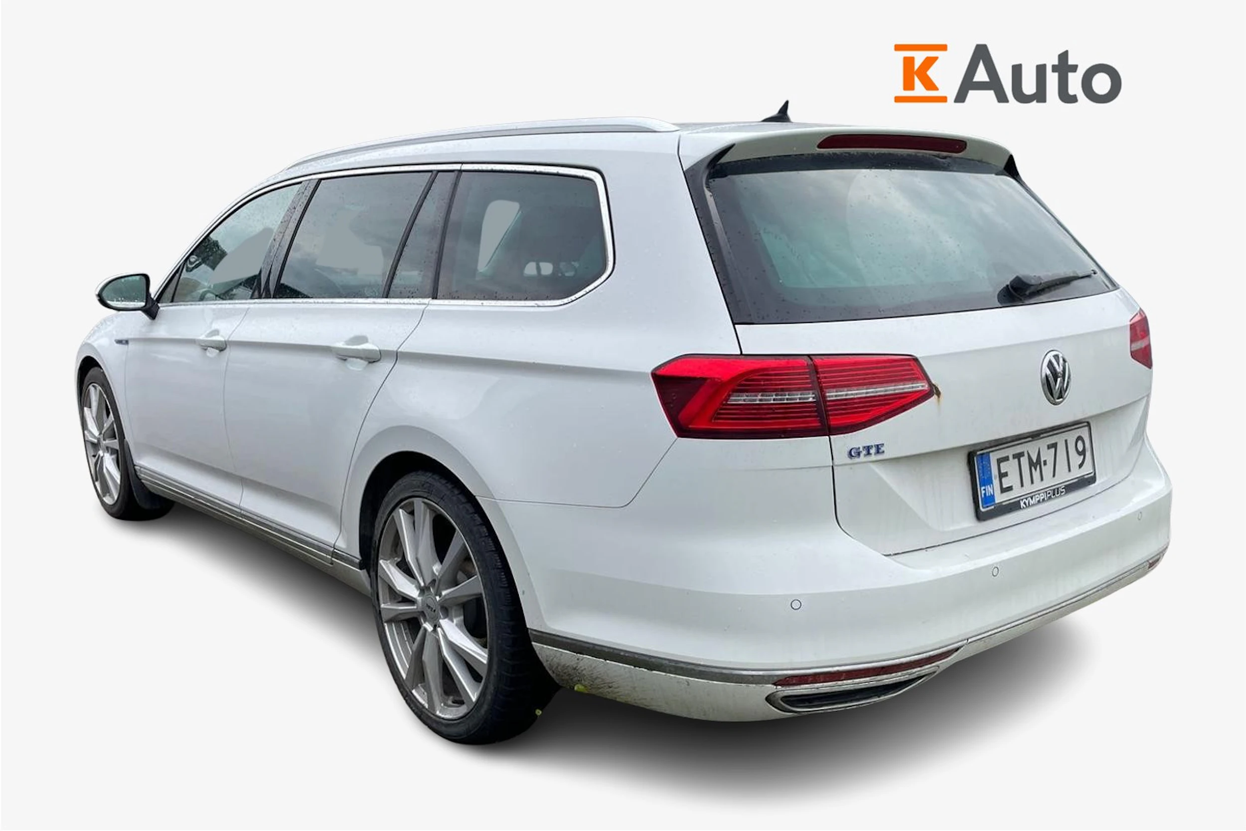 valkoinen Volkswagen Passat 2018 kuva 2.