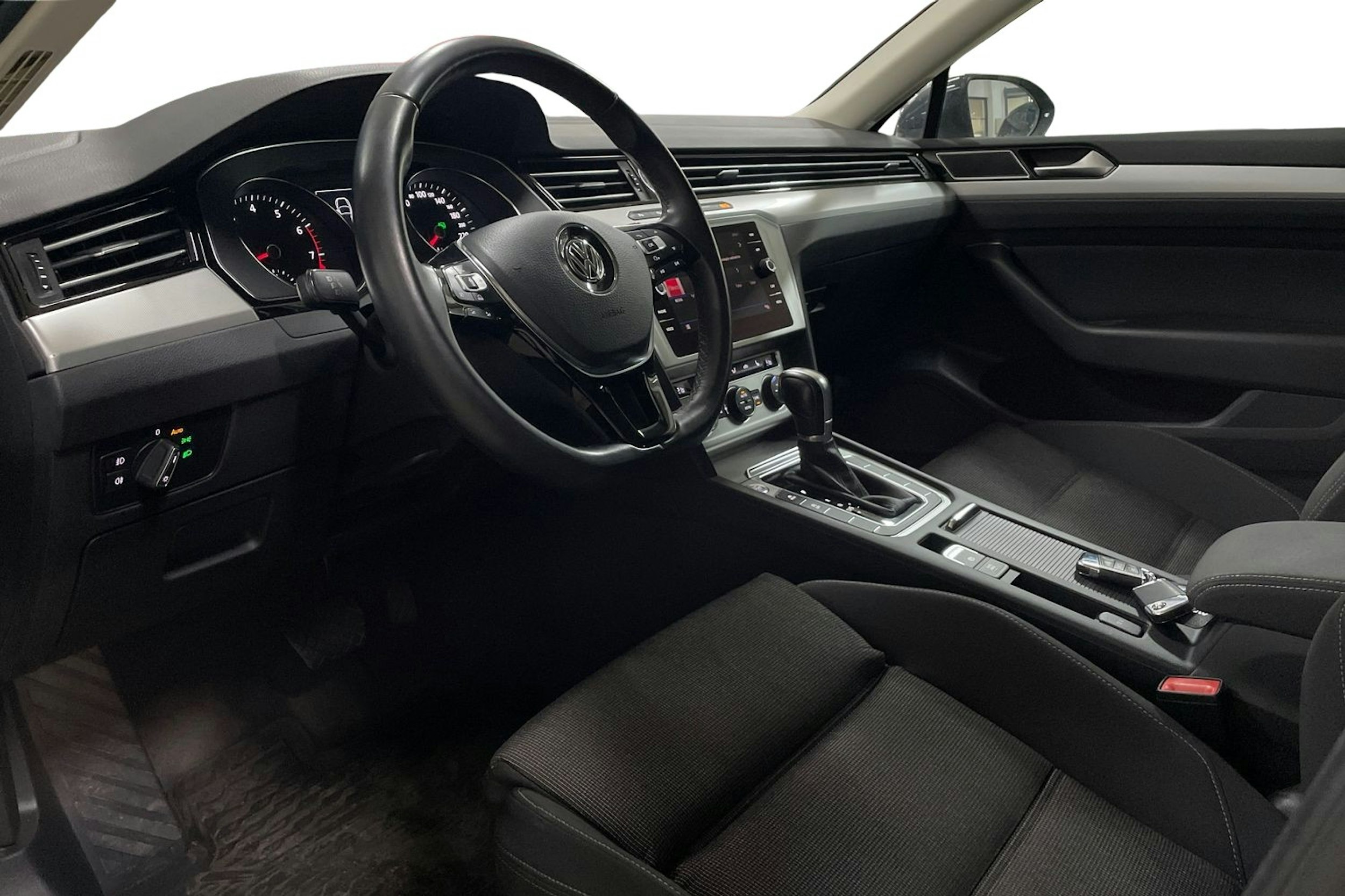Harmaa Volkswagen PASSAT 2018 kuva 7.