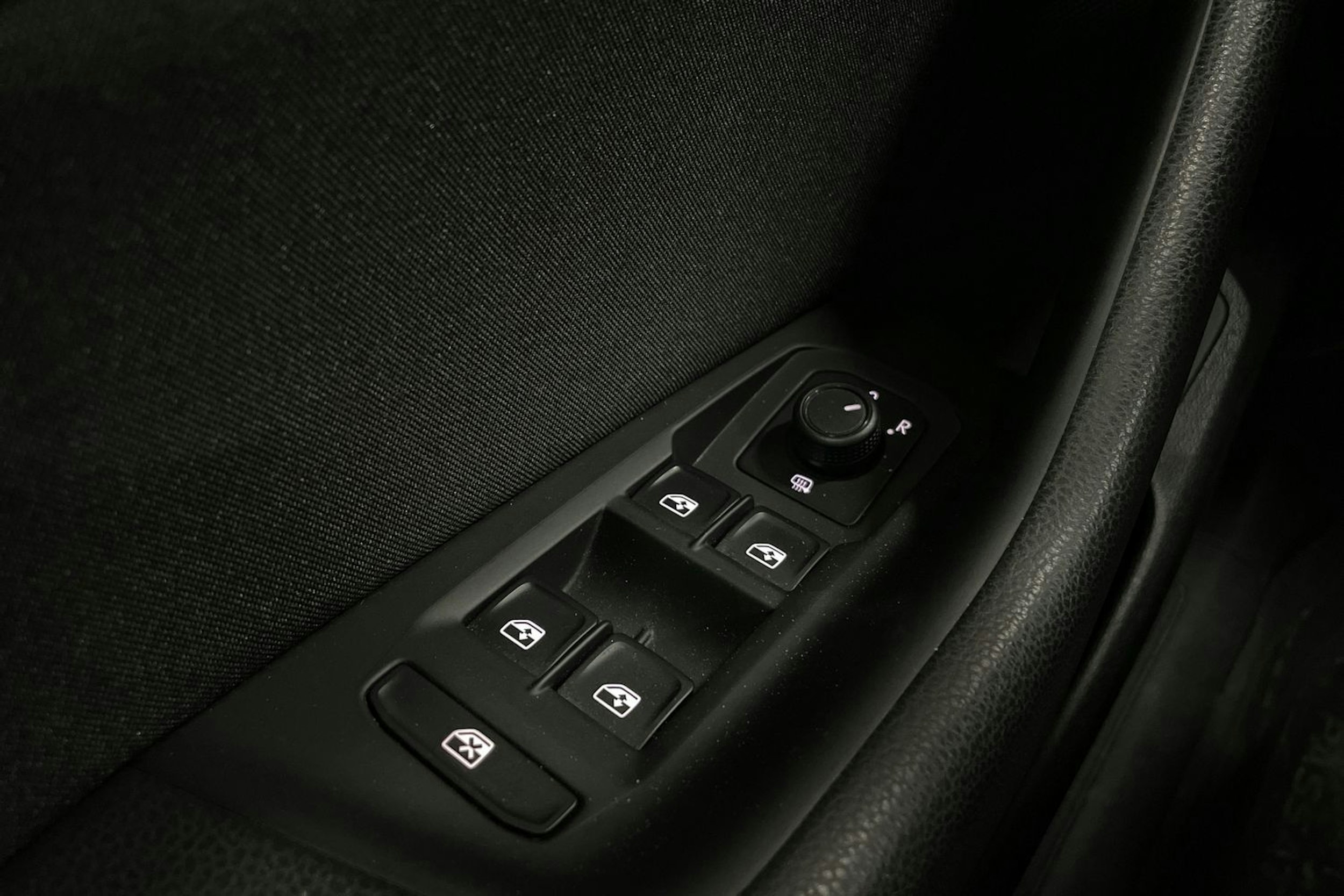 Harmaa Volkswagen PASSAT 2018 kuva 17.