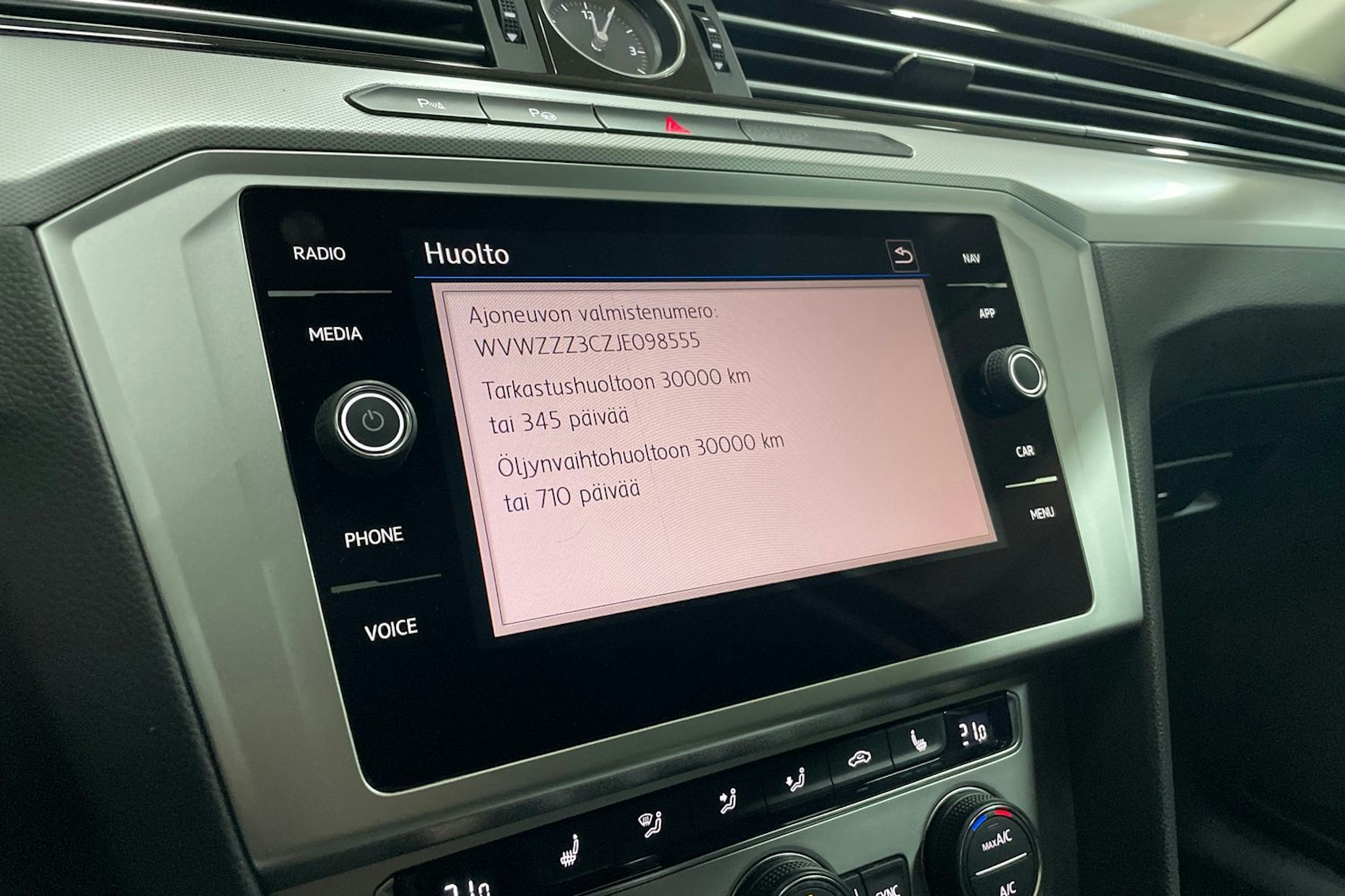 Harmaa Volkswagen PASSAT 2018 kuva 25.