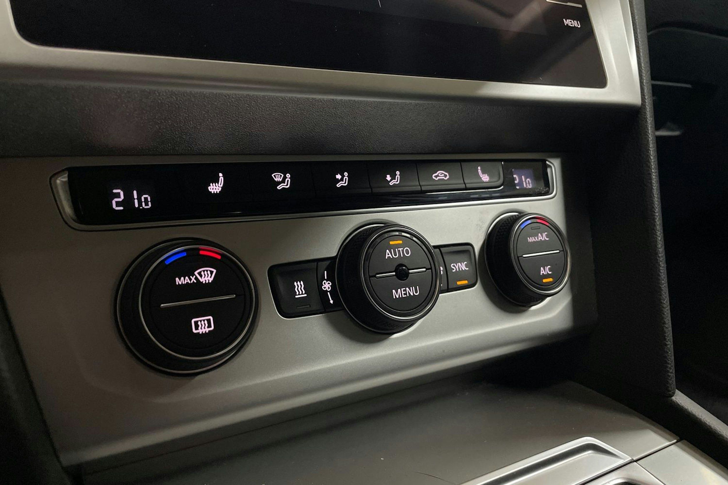 Harmaa Volkswagen PASSAT 2018 kuva 28.